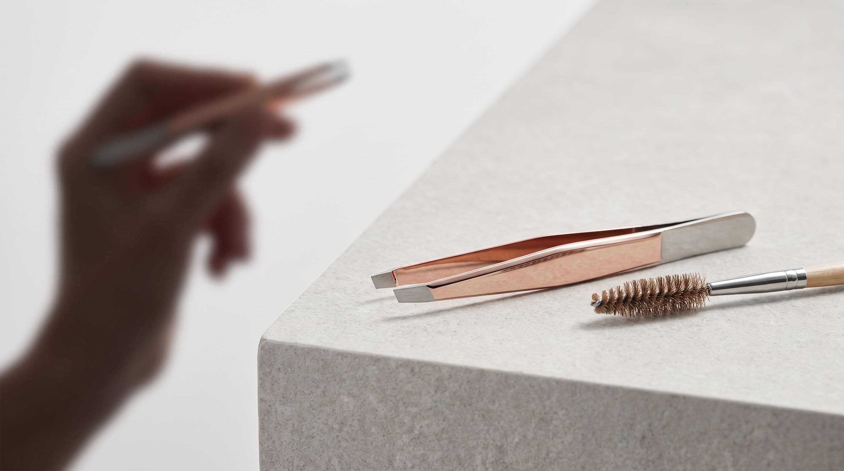 Ciseaux de précision pour sourcils